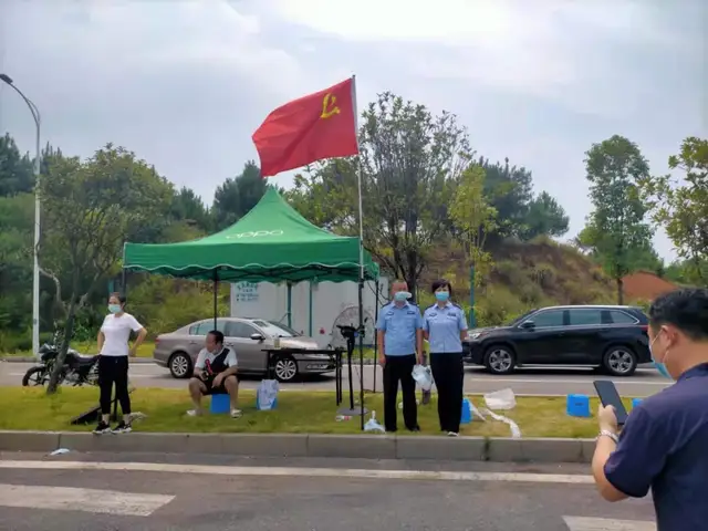 组图｜莲乡公安全警动员，党旗在抗疫一线高高飘扬