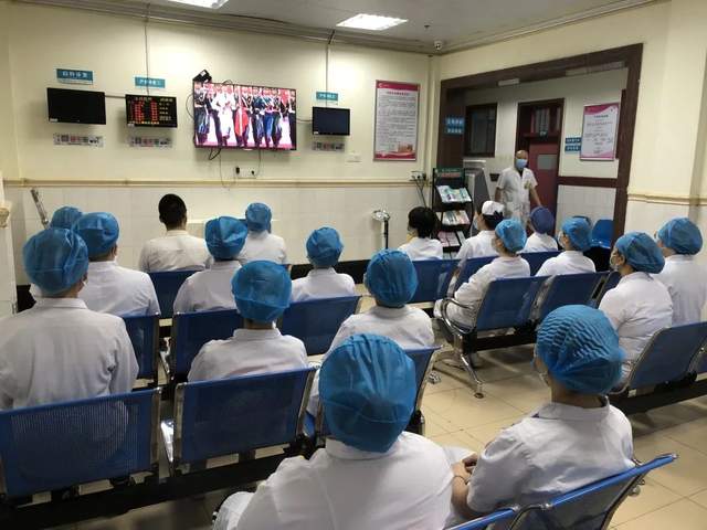 湘潭市中心医院集中收看庆祝中国共产党成立100周年大会
