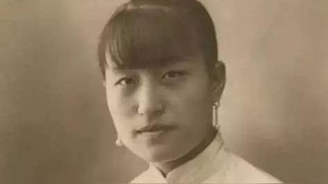 蒋介石爱妻一生辛酸，周总理特批赴港定居，临终诉蒋：委屈唯君知