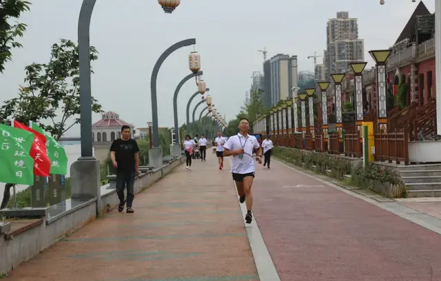 湘潭天易经开区“亲近大自然、乐跑新天易”健康跑活动举行