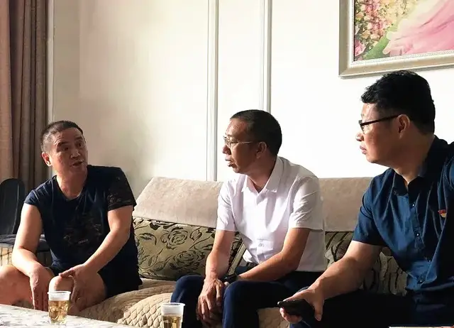 湘潭交发集团党委“七一”期间慰问困难党员