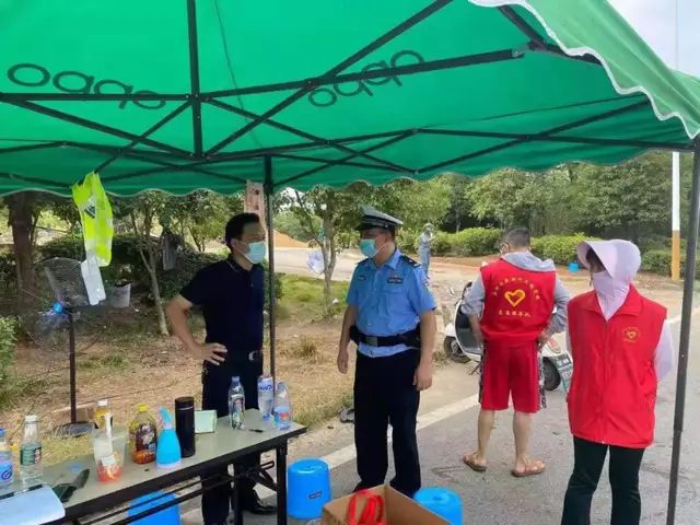 组图｜莲乡公安全警动员，党旗在抗疫一线高高飘扬