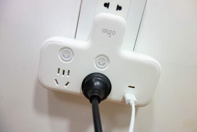aigo 插座转换器：插座快速扩容，拯救所有不够用！