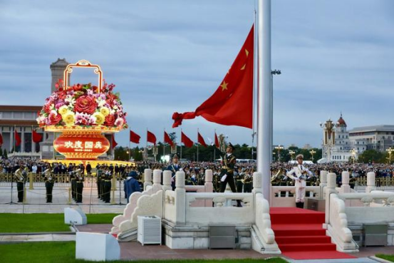 晚报|日本火箭发射被紧急叫停、美国发来国庆祝贺