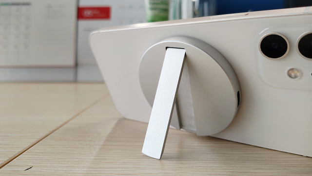 想提升iPhone12充电速度且不伤手机？亿色MagSafe磁吸15W无线充入手不亏！