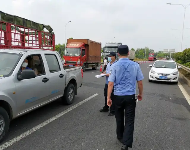 组图｜莲乡公安全警动员，党旗在抗疫一线高高飘扬