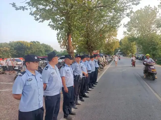 射埠派出所助力辖区学校规划、建设停车场，积极探索“护校安园”新模式