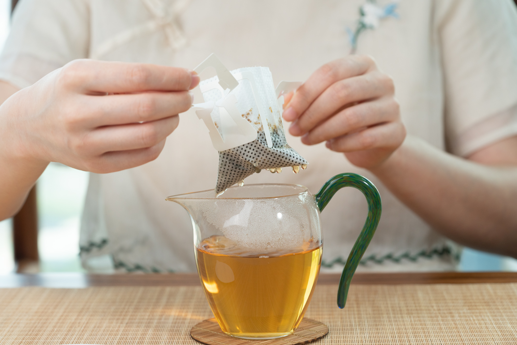 小喜年：饮桂花酒是中秋习俗，提前饮一杯桂花茶如何？