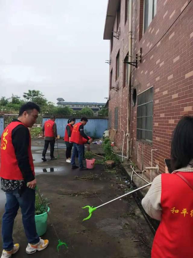 湖南省第三工程有限公司联点共建桃李社区备战创文工作 切实将“我为群众办实事”活动引向深入