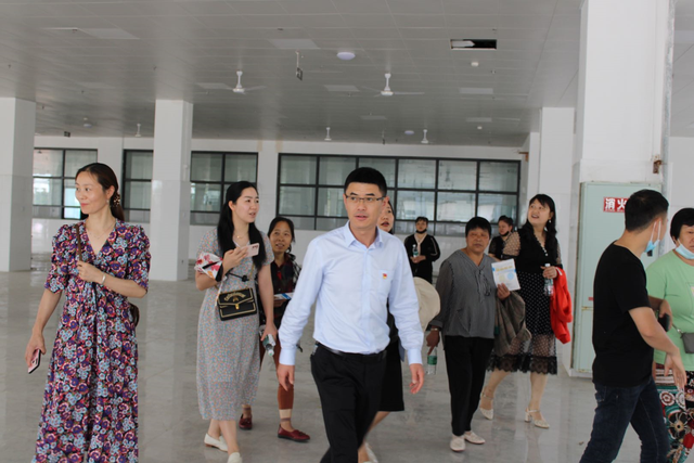 初见乍欢 心往向之——记天府新区新兴中学及附小家长开放日活动