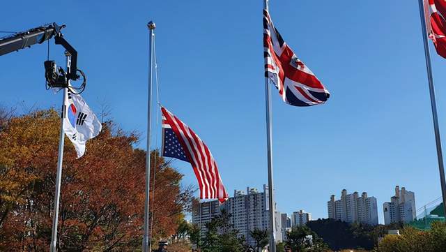 晚报|加拿大记者披露孟晚舟案内情、国足李铁发文