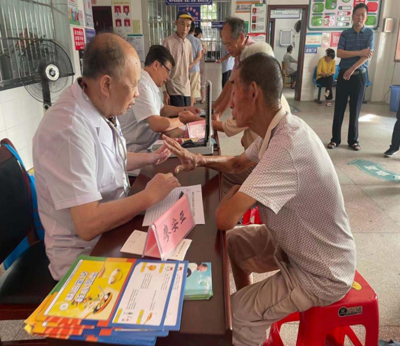 炎炎夏日义诊行 浓浓关爱沁人心|湘潭县锦石乡卫生院邀请专家送医到家门口