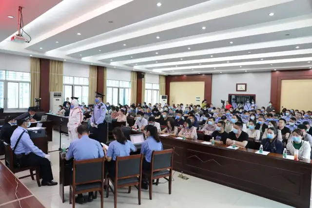 以案为戒，促队伍教育整顿——湘潭县法院公开开庭审理胡某星涉嫌受贿罪一案