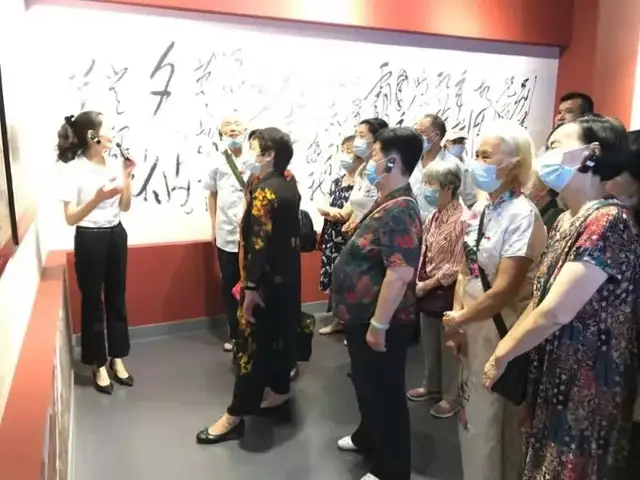 湘潭市二中开展“学史崇德—退休不褪色，永葆红色心”主题党日活动