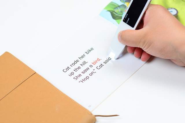 沪江加持，亲子学习好助手，墨案AI词典笔