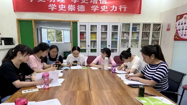 分层打造、分类培养——天府新区华阳幼儿园户外研究组展示活动