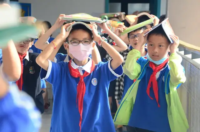 棠湖小学防震减灾演练｜5.12，铭记国殇惜生命，防震减灾进行时
