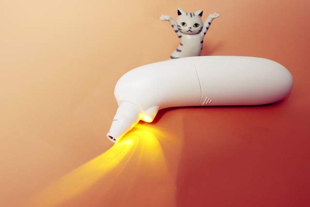 新升级更便捷——凡米发光耳温计使用