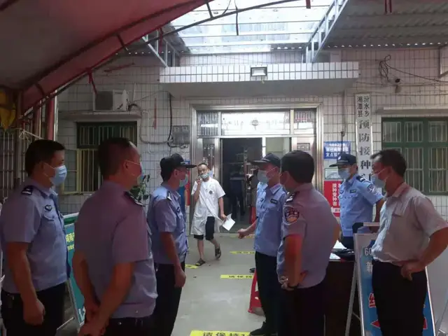 组图｜莲乡公安全警动员，党旗在抗疫一线高高飘扬