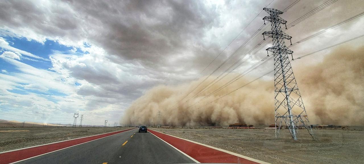 敦煌的自驾之旅如果不是亲身体验驾驶a6allroad迎着沙尘暴天气穿越
