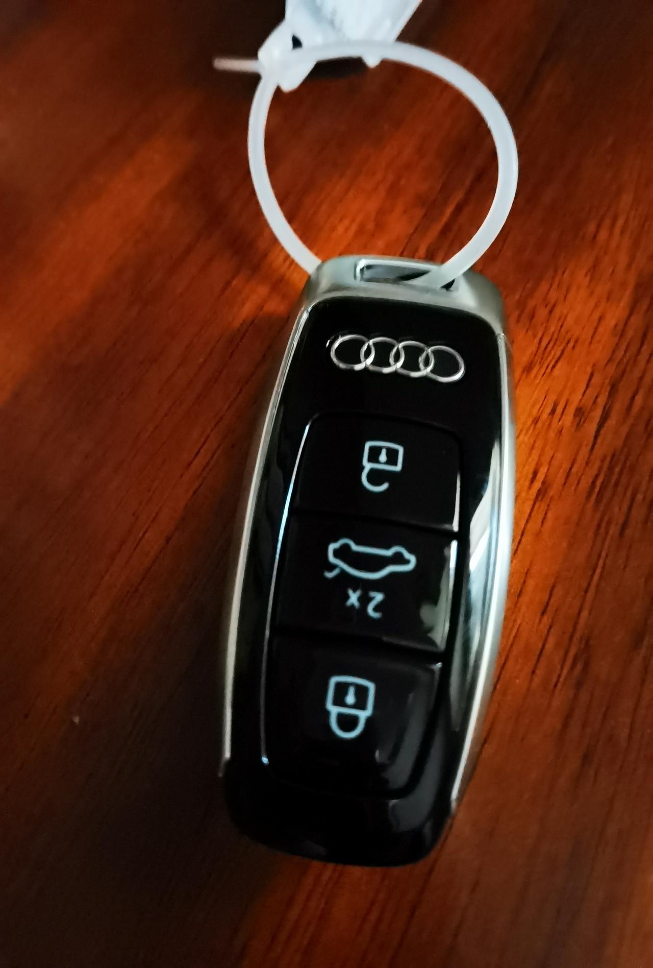 奥迪a6allroad车主找组织看中这车就四点六缸四驱底盘升降大后备箱