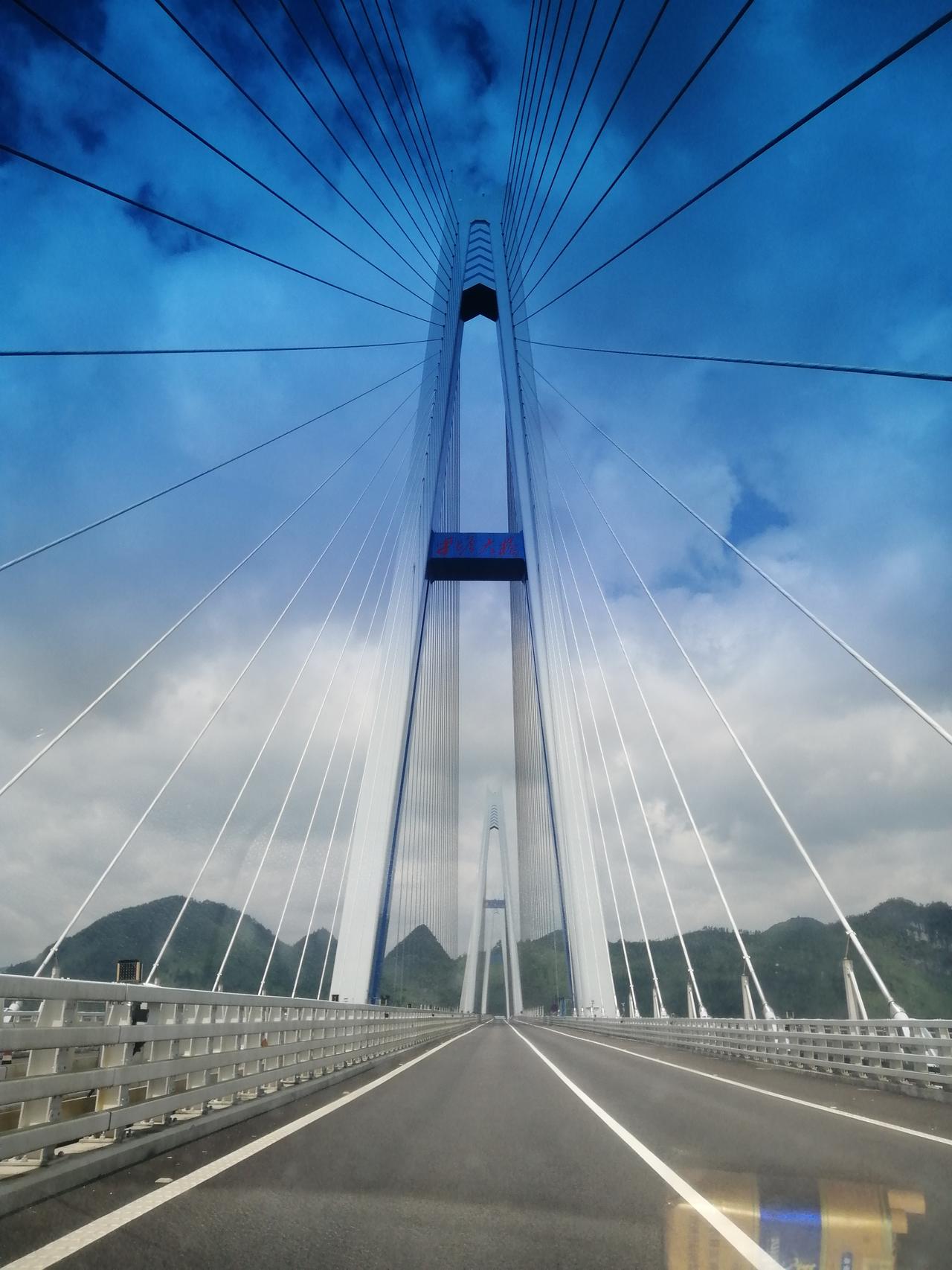 汉龙大桥图片