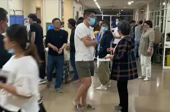 江苏南通疯狗连续咬伤21人，医院疫苗告急