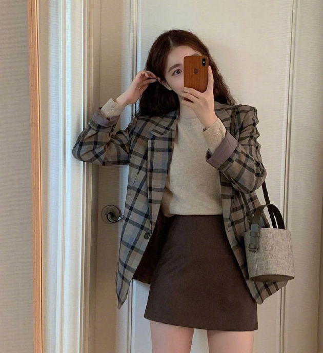 温柔满分的韩系秋冬搭配，简约气质风，适合日常出行