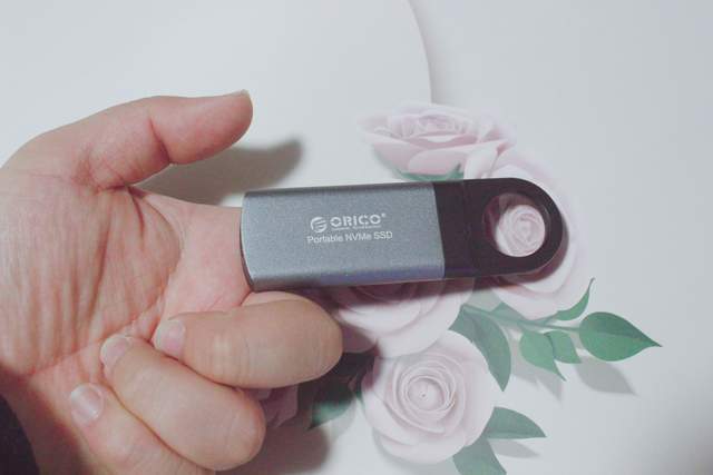 便携存储新选择,从此和小U盘说拜拜——奥睿科迅龙GV100