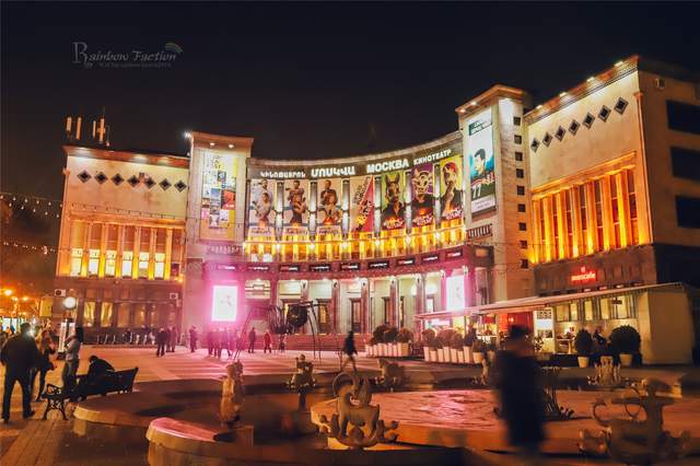 【亚美尼亚】旅行不可错过的地方！夜幕下的埃里温共和国广场
