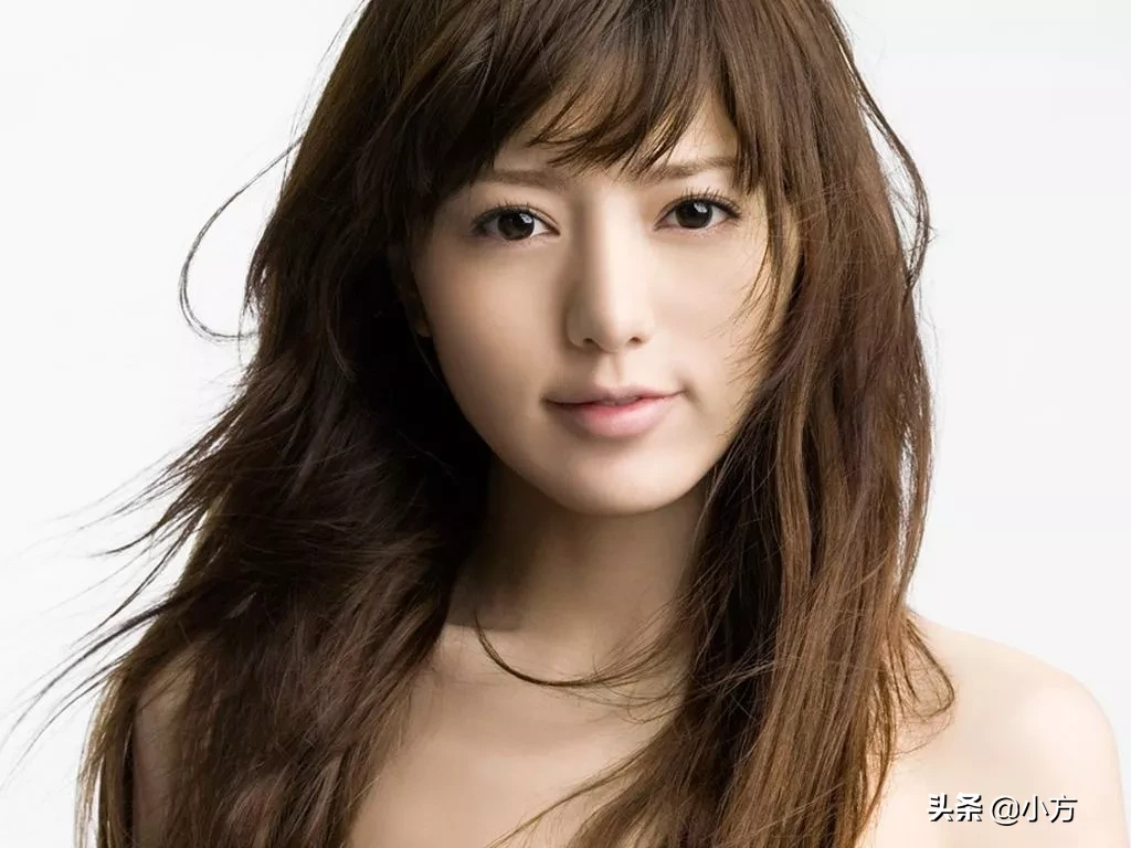 最惊艳的藏族美人 阿兰 达瓦卓玛 艺名阿兰 Alan 1987年7月25日出生于四川省康定市 中国内地流行乐女歌手 天天看点