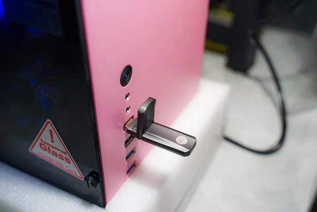 相比普通U盘，固态U盘的优势不仅仅是传输速度快那么简单