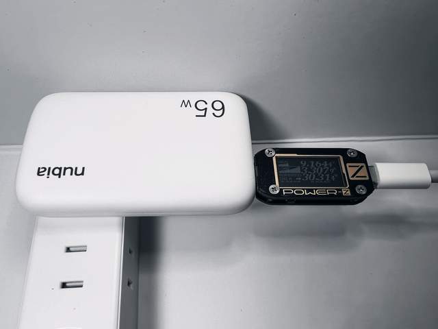 努比亚大白65W超薄氮化镓为何能取代其他充电器成为充电宠儿？