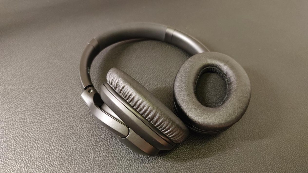 ANC主动降噪头戴耳机，可以完美阻隔外界噪音