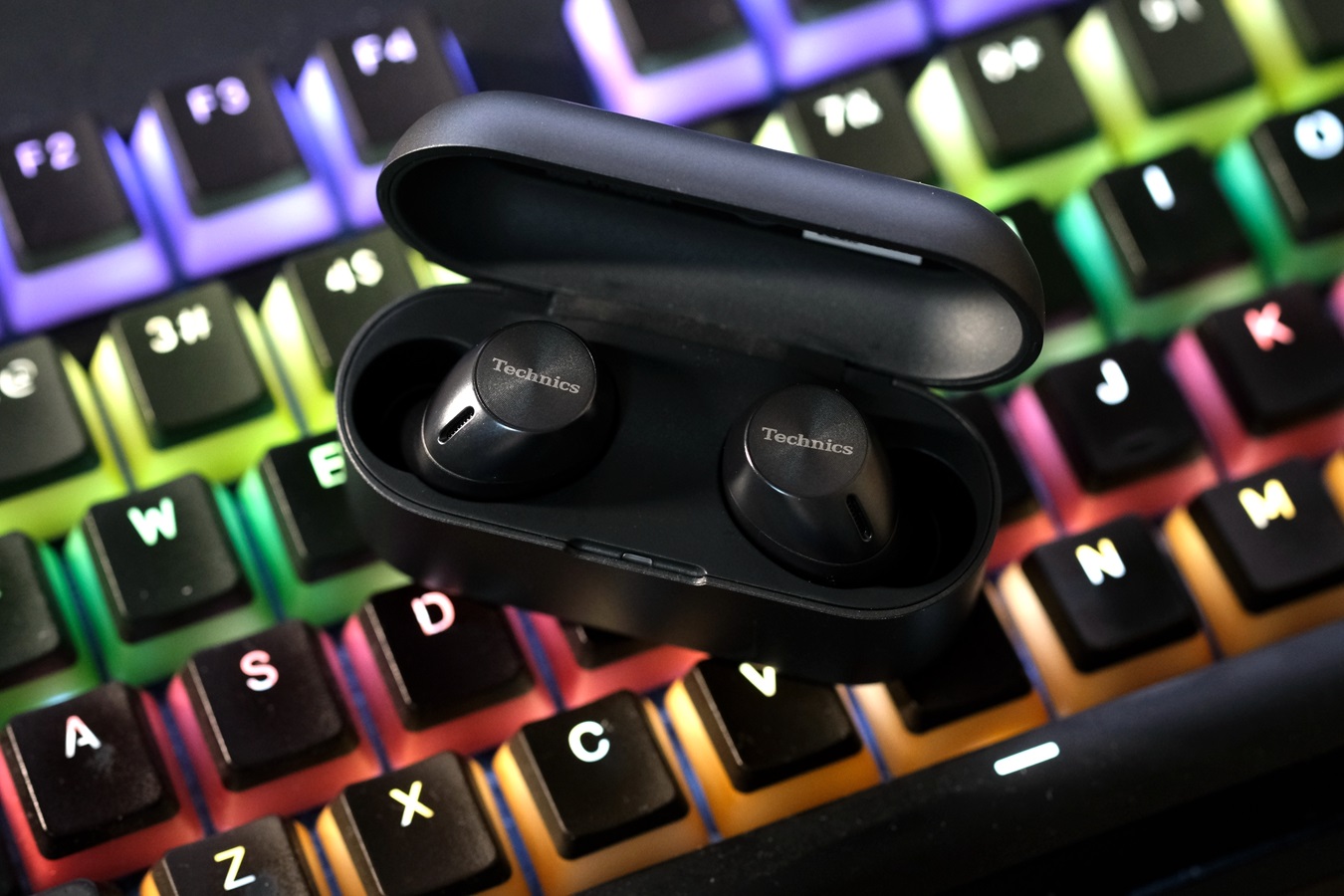 Technics EAH-AZ40:凭实力发声,高端真无线蓝牙耳机的新选择
