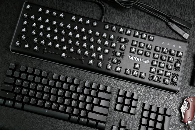 信仰银轴助你绝地求生天天吃鸡—钛度tkm600银轴机械键盘