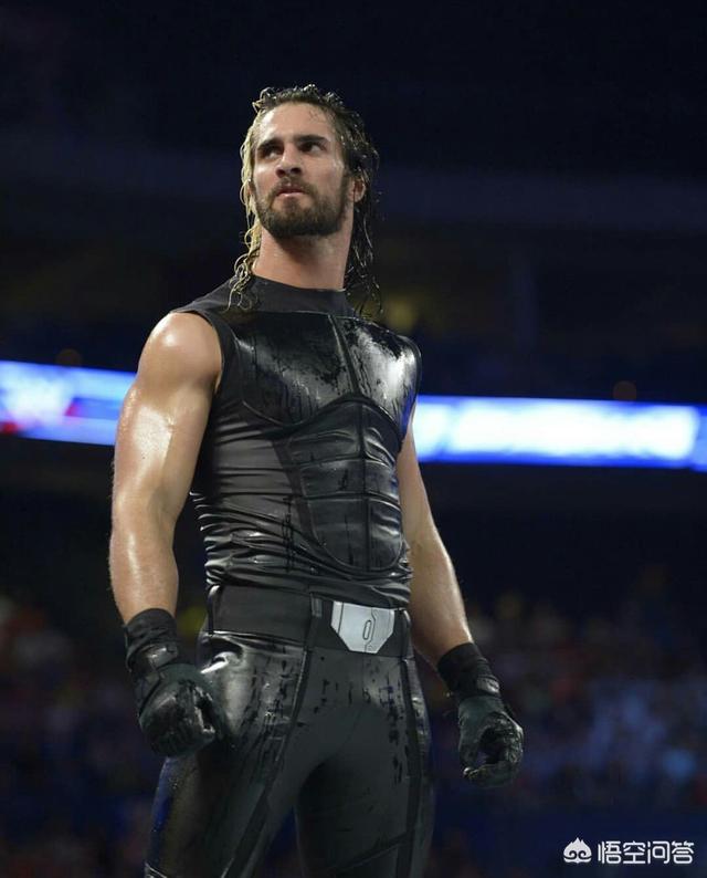 当然喜欢的john cena,有爱心有正义感还经常赢,后来看了一场他和roman