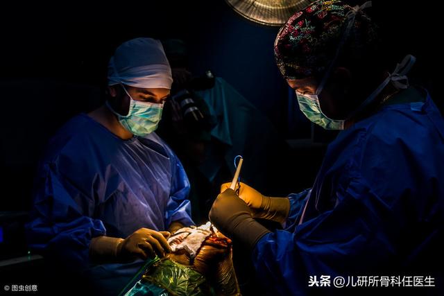 宝宝被蚊虫叮咬，爸爸妈妈莫惊慌，儿科医生告诉你如何处理