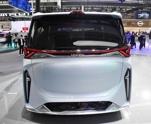 合创首款MPV概念车亮相，外观很霸气，侧滑门，气场不输埃尔法