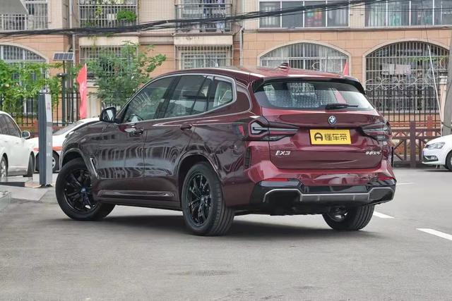 宝马ix3：外观运动，搭载286马力，续航500km，适合年轻人