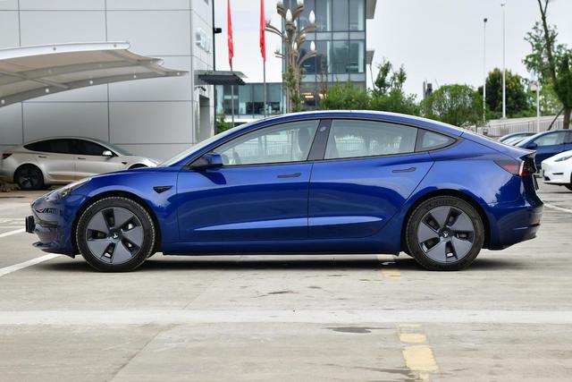 Model  3：造型简约，299马力，最大扭矩440Nm，动力更讨喜