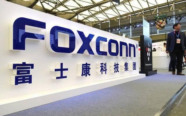 富士康终于造车了！首款轿车命名Model  E，续航750公里，2.8秒破百