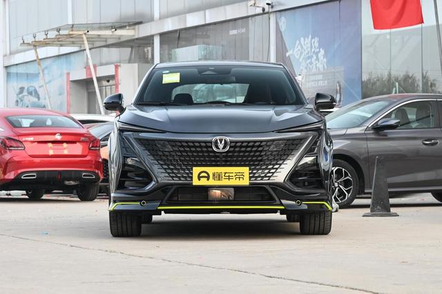 搭载最新的“北斗天枢”智能网联系统，同级领先的SEA开门预警