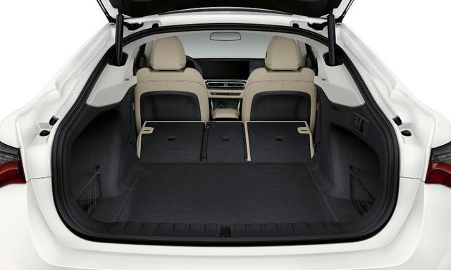 宝马首批全新旗舰纯电动i4明年6月交付，特斯拉好日子要到头了？