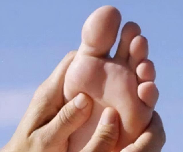 看脚知寿命？脚若满足5个特征，恭喜你，长寿可能性较大