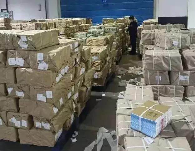 天天被人白嫖，还年入千亿！最佛系老字号，凭啥干翻网红店？