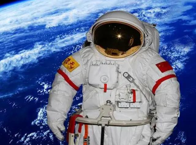 美国宇航服10亿一件，中国航天服达3000万元，真的使用5次就扔？