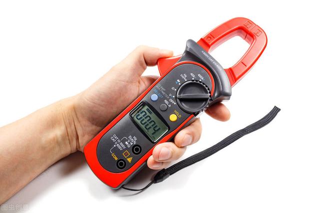 如何用万用表测电容（万用表正确测量电容器的方法）