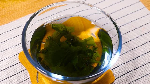 宝宝光吃不长个，多给孩子这样吃，补钙又补锌，比披萨好吃又营养