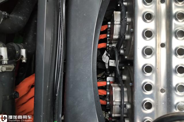 沃尔沃亮相了电动沃尔沃FH牵引车，实力如何？实拍带您好好看看